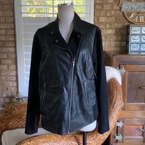 TORRID BLACK FAUX LEATHER MOTO JACKET 3X